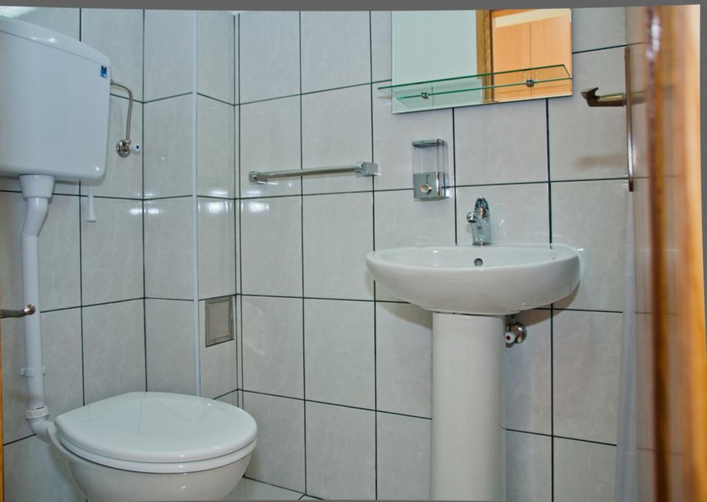 Garni Hotel Alma Пирот Стая снимка