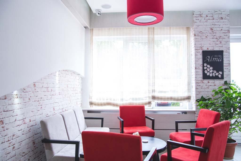 Garni Hotel Alma Пирот Екстериор снимка