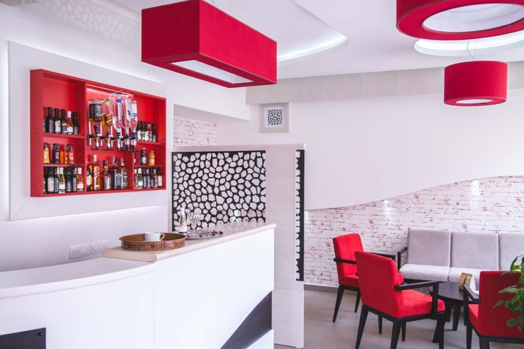 Garni Hotel Alma Пирот Екстериор снимка