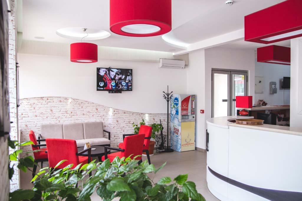 Garni Hotel Alma Пирот Екстериор снимка