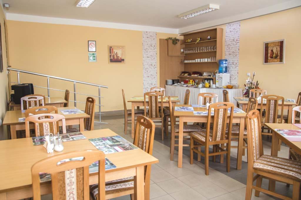 Garni Hotel Alma Пирот Екстериор снимка