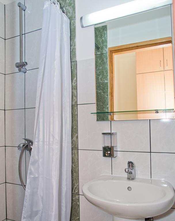 Garni Hotel Alma Пирот Стая снимка