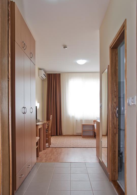 Garni Hotel Alma Пирот Екстериор снимка