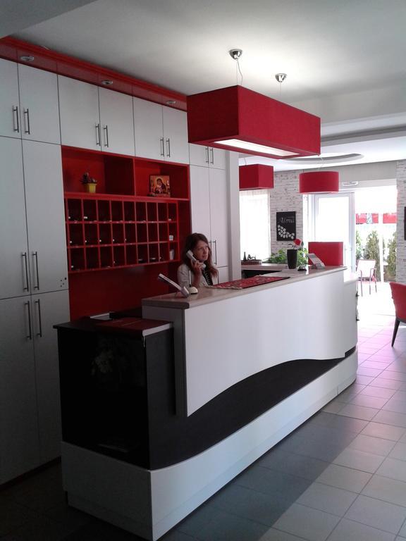 Garni Hotel Alma Пирот Екстериор снимка
