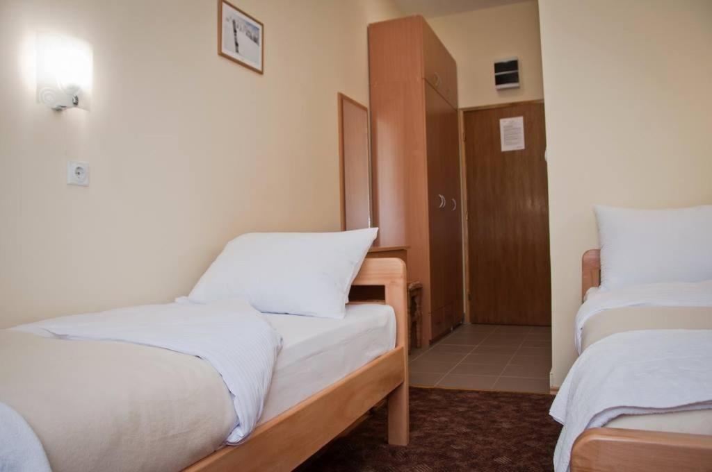 Garni Hotel Alma Пирот Екстериор снимка