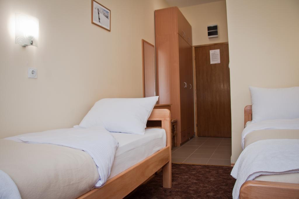 Garni Hotel Alma Пирот Екстериор снимка