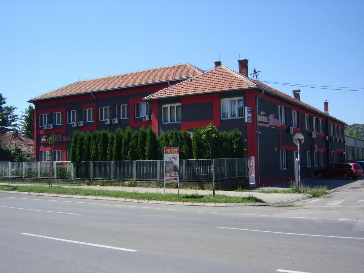 Garni Hotel Alma Пирот Екстериор снимка